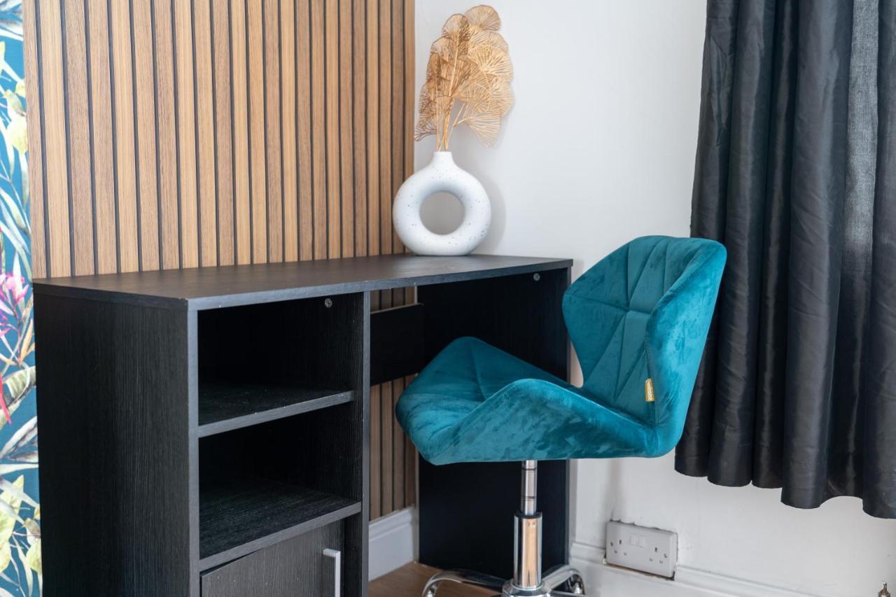 Exclusive Deals L Last-Minute Reserve L Townhouse With Sleeps 6 L Braunstone Town , Leicester L By Zen Nights Short Lets & Serviced Accommodations Exterior photo