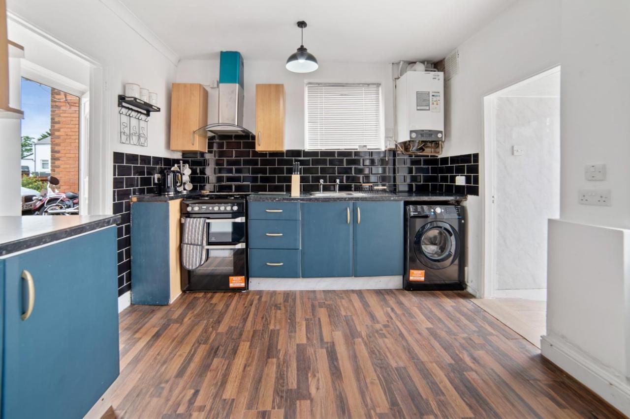 Exclusive Deals L Last-Minute Reserve L Townhouse With Sleeps 6 L Braunstone Town , Leicester L By Zen Nights Short Lets & Serviced Accommodations Exterior photo